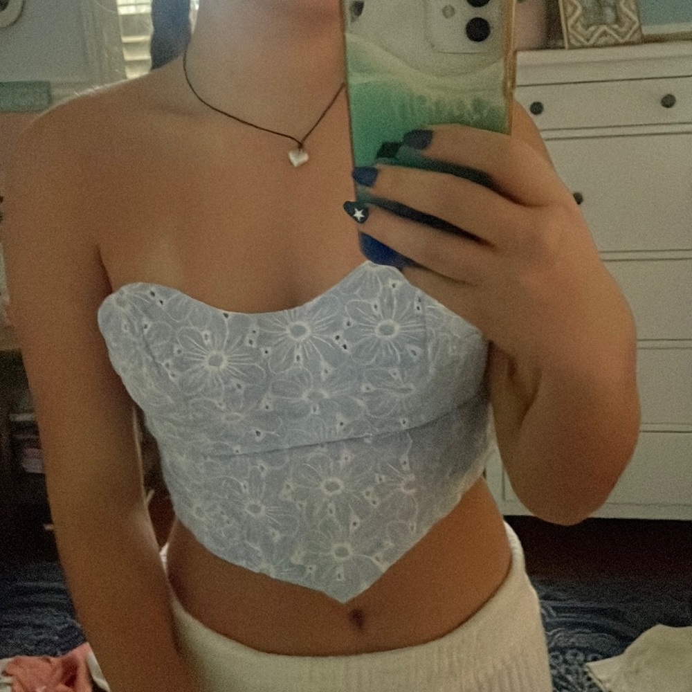 women’s strapless top